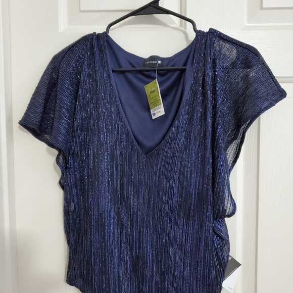Tops - Black and blue shimmering crop top